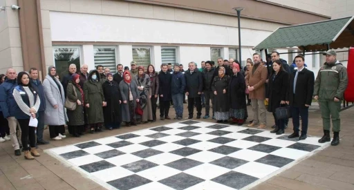 Bozüyük’te danışanlar fidan dikti
