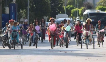 Bozüyük’te ilk kez yapılan bisiklet turu kadınlar tarafından yoğun ilgi gördü
