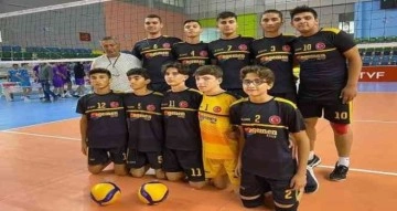 Bozyazı Anadolu Lisesi voleybol turnuvasında ikinci oldu