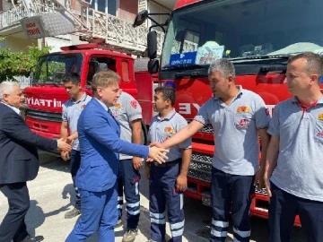 Bucak Kaymakamı Tanrıkulu, polis ve askerle bayramlaştı