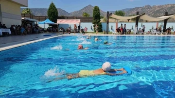 Buharkent’li çocuklar yüzme yarışında buluştu

