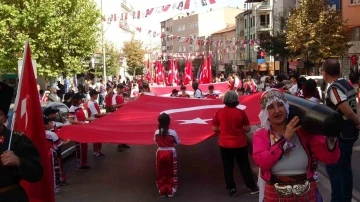 Burdur’da Cumhuriyet’in 100. yılında coşkulu “Türkiye Yüzyılı” yürüyüşü
