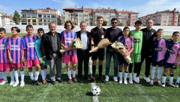 Burdur'da futbol sezonunun ilk düdüğü çaldı