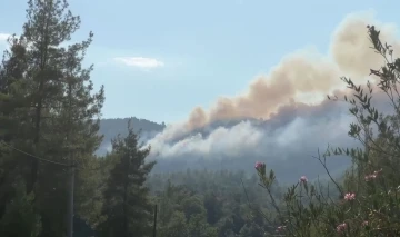 Burdur’da orman yangınına havadan ve karadan müdahale sürüyor
