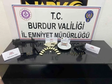 Burdur’da uyuşturucu operasyonunda 3 tutuklama
