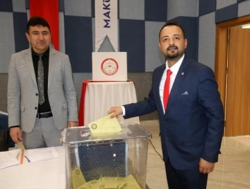 Burdur Öz Sağlık-İş'te Türkmen yeniden seçildi