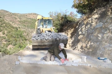 Burhaniye Belediyesi kırsal mahallelere önem veriyor
