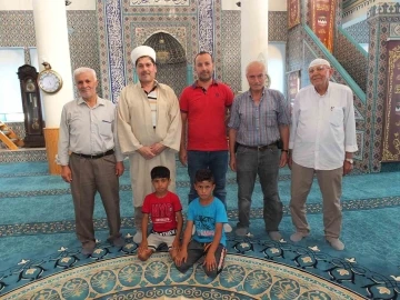 Burhaniye’de Çifte Minareli Cami imece ile pırıl pırıl oldu
