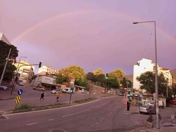 Bursa’da gökkuşağı kartpostallık görüntüler oluşturdu
