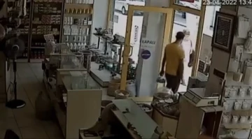 Bursa’da sadaka kutusu hırsızlığı kameralarda
