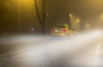 Bursa’da sisli hava etkisini gösterdi, görüş mesafesi 25 metreye düştü
