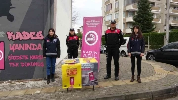 Bursa’da trafolar &quot;Susmak Şiddeti Gölgeler&quot; sözleriyle boyanarak farkındalık oluşturuldu
