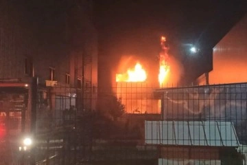 Bursa'da çocuk oyun grubu üreten fabrikada büyük yangın