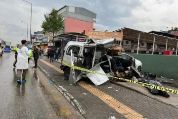 Bursa’da feci kaza: 2 ölü, 1 yaralı