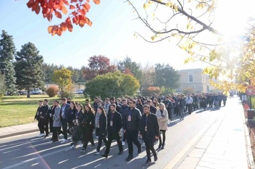 Bursalı 550 genç, Anıtkabir’de
