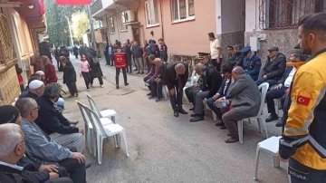 Bursalı şehidin evinde yas ve dua...Türk bayrağı asıldı
