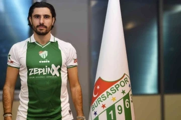 Bursaspor, Özer Hurmacı transferini resmen açıkladı
