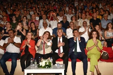 Büyük Ozan Aşık Veysel’e ithaf edilen 2. Bağlama Günleri, Arif Sağ konseriyle sona erdi
