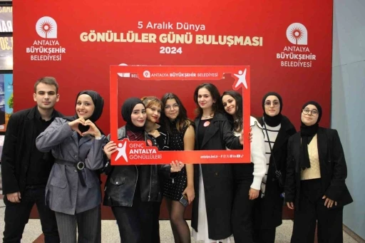 Büyükşehir Belediyesi, Gönüllüler Günü’nü gençlerle kutladı
