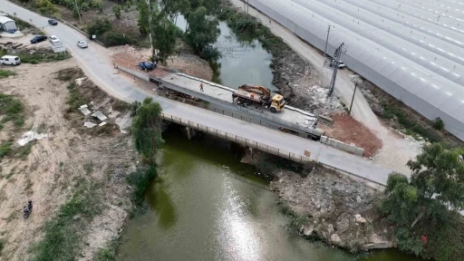 Büyükşehir Belediyesi’nden Kundu’ya yeni köprü
