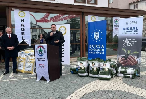 Büyükşehir’den çiftçiye tohum desteği
