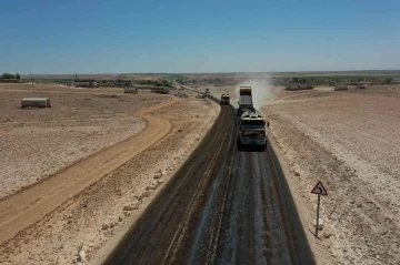 Büyükşehir’den Harran kırsalında sathi asfalt çalışması
