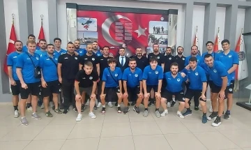 Büyükşehir Hentbol takımı Eskişehir Emniyet Müdürü’nün konuğu oldu
