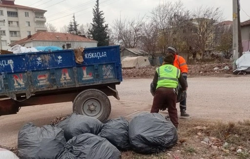 Cadde ve sokaklar temizleniyor