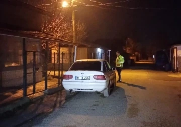 Çalıntı otomobille gezen iki kişi gözaltına alındı
