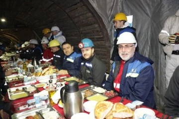 Çalışma Bakanı Maden İşçileriyle İftar Yaptı