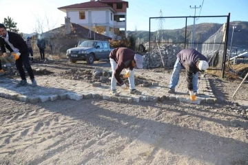 Çameli’nde kilit parke çalışmaları sürüyor
