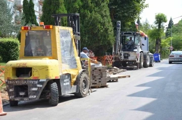 Cami Caddesi’nde kaldırım revize çalışması yapıldı
