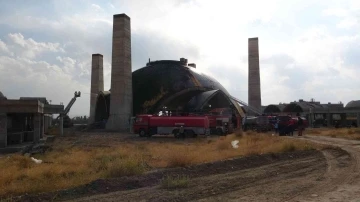 Cami inşaatında çıkan yangın kontrol altına alındı
