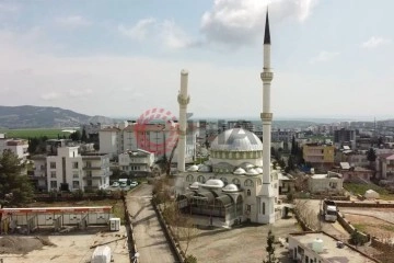 Cami minareleri yıkılıyor