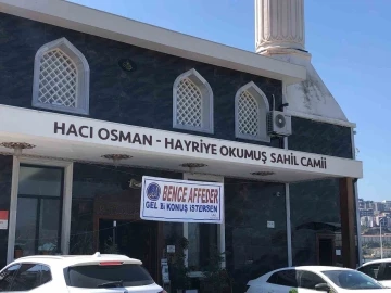 Camiye asılan afişi görenler şaştı kaldı
