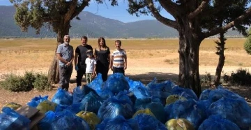 Can çekişen Avlan Gölü'nü temizlediler