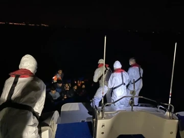 Çanakkale açıklarında 24 göçmen yakalandı
