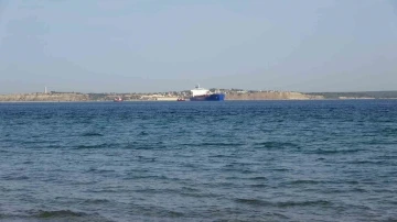 Çanakkale Boğazı’nda makine arızası giderilen tanker Bozcaada demir sahasına götürüldü
