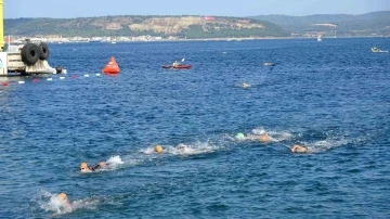 Çanakkale Boğazı’nda yüzme yarışması düzenlendi
