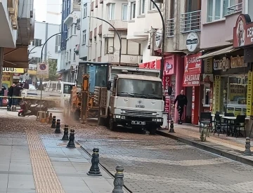 Çanakkale’de delinen doğal gaz borusu panik yaşattı
