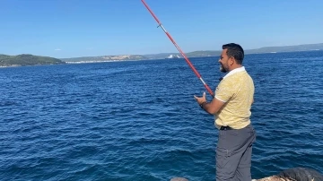 Çanakkale’de olta balıkçıları balık azlığından dertli
