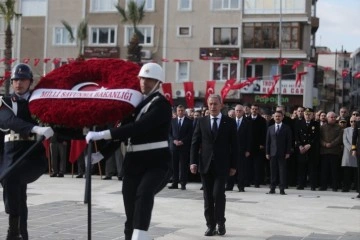 Çanakkale Deniz Zaferi'nin 108'inci yılı çelenk sunumu ile başladı