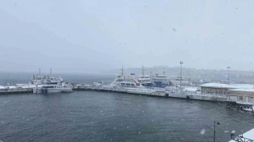 Çanakkale-Eceabat feribot seferleri durduruldu
