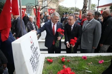 Çanakkale Zaferi'nin 108'nci yıldönümünde şehitler, Antalya'da törenlerle anıldı