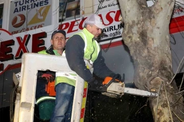 Çark Caddesi’nde gece mesaisi
