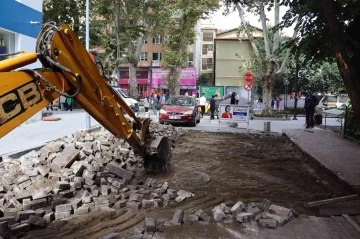 Cebesoy Sokak’ta yenileme çalışmaları başladı
