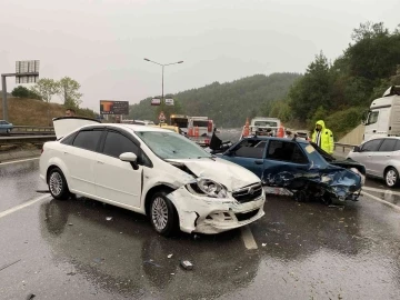 Çekmeköy’de 9 aracın karıştığı zincirleme kaza: 2 yaralı
