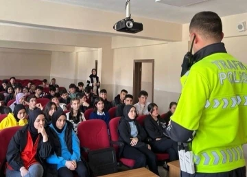 Çemişgezek’te öğrencilere polislik mesleği anlatıldı
