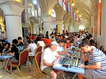 Çeşme 10. Uluslararası Açık Satranç Turnuvası başladı
