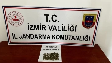 Çeşme’de şüpheli araçtan esrar çıktı
